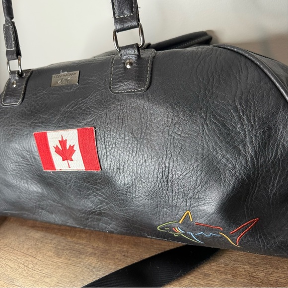 GREG NORMAN Black Leather Shark Duffle Bag Crossbody Strap Travel Carryon *Flaw - Picture 5 of 16
